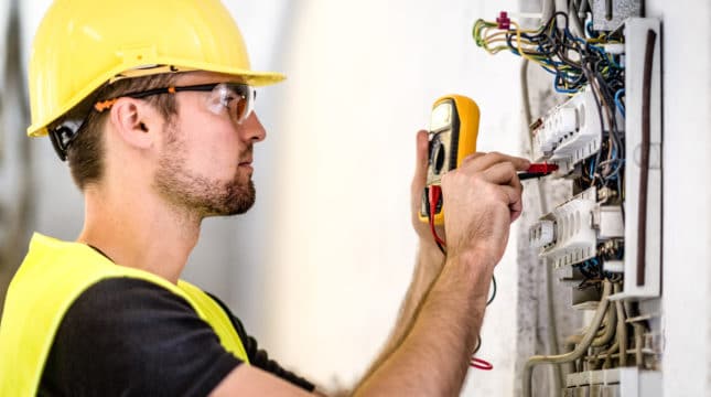 Starting an Electrician Business: Key Tips