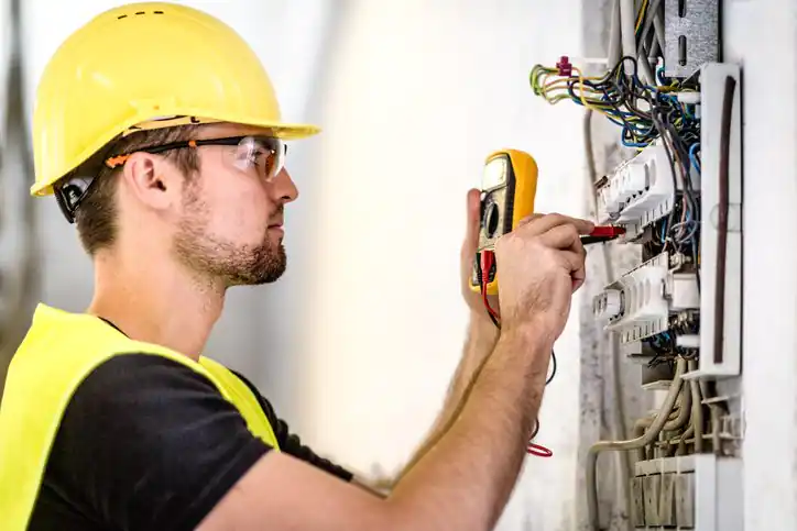 Starting an Electrician Business: Key Tips