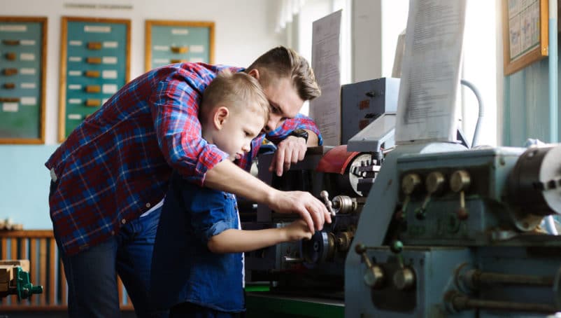 Small Family Business - Benefits and Challenges of Working with Relatives
