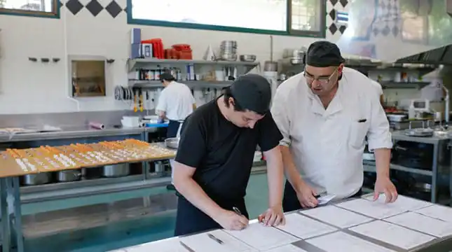 How to do small business payroll