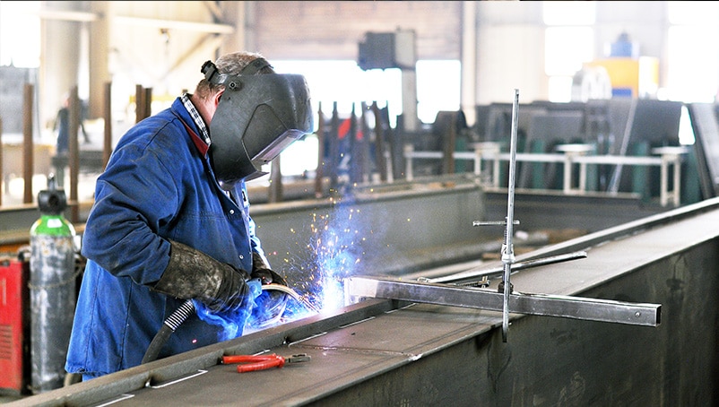 Your Complete Welding Certification Guide by Next Insurance