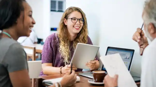 How to become a consultant